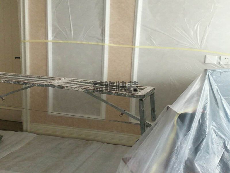 装修过的墙面要如何改造,需弹线划分切除区域(图1) 装修过的墙面要如何改造,需弹线划分切除区域(图1)