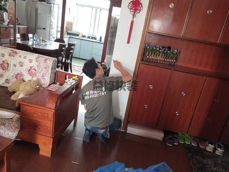 旧墙面直接刷乳胶漆行吗,具体原因要分情况而定(图1) 旧墙面直接刷乳胶漆行吗,具体原因要分情况而定(图1)