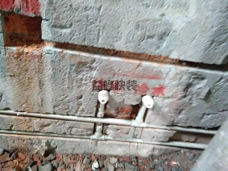 厨房不贴瓷砖省钱方法,正常的墙壁不是很平坦(图1) 厨房不贴瓷砖省钱方法,正常的墙壁不是很平坦(图1)