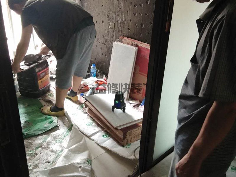 厨房墙面选用什么瓷砖,其实都是很容易会触碰到水的(图1) 厨房墙面选用什么瓷砖,其实都是很容易会触碰到水的(图1)