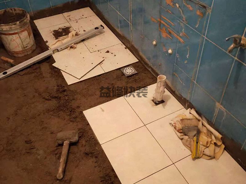 地砖上再粘地砖的方法,贴瓷砖之前找平地面(图1) 地砖上再粘地砖的方法,贴瓷砖之前找平地面(图1)