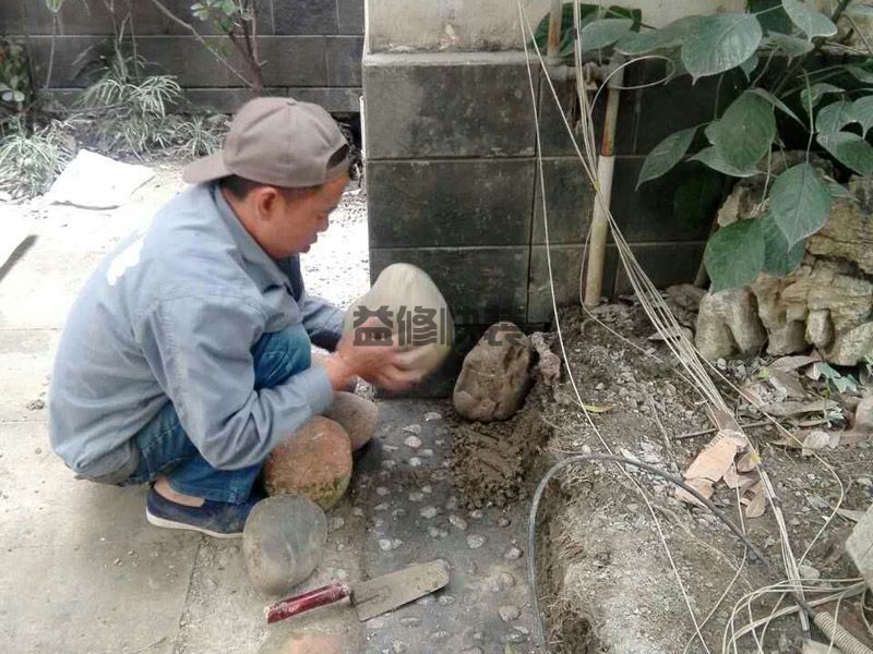 厨房不吊顶直接刷黑漆可以吗,觉得天花板有些单调(图2) 厨房不吊顶直接刷黑漆可以吗,觉得天花板有些单调(图2)