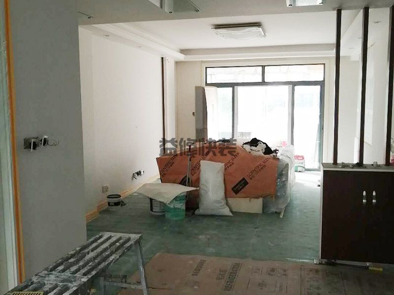 小户型客厅怎么装修显大,充分利用空间(图2) 小户型客厅怎么装修显大,充分利用空间(图2)