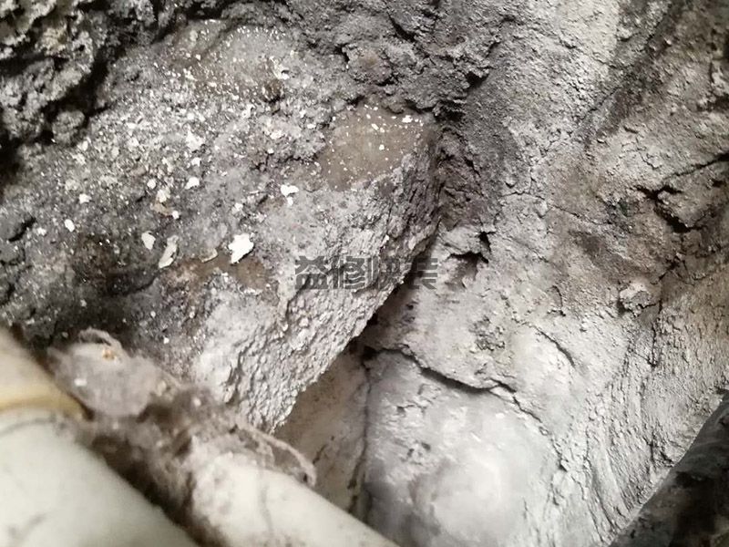客厅瓷砖装修的时候刮花了怎么办,  可以涂上牙膏(图3) 客厅瓷砖装修的时候刮花了怎么办,  可以涂上牙膏(图3)