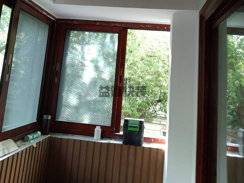 客厅墙面装修材料用什么好,木材是室内装饰用途极广(图3) 客厅墙面装修材料用什么好,木材是室内装饰用途极广(图3)