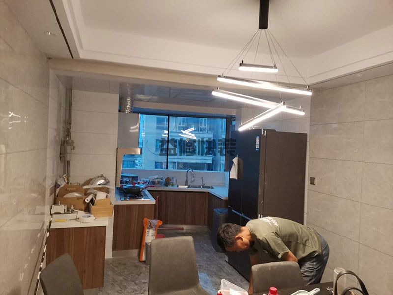 客厅瓷砖满墙怎样才好看,现代风格现代风格的客厅装修(图2) 客厅瓷砖满墙怎样才好看,现代风格现代风格的客厅装修(图2)