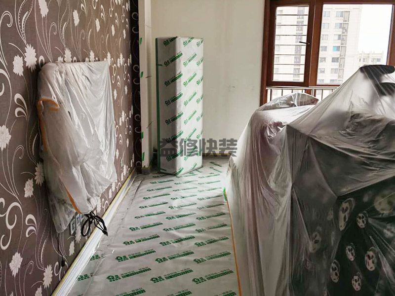 老房子卧室和阳台的墙翻新的方法,先对墙面进行面层处理(图2) 老房子卧室和阳台的墙翻新的方法,先对墙面进行面层处理(图2)