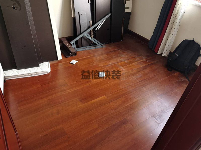 怎样装修阳台又好看又能晒衣服,可以安装升降式晒衣架(图2) 怎样装修阳台又好看又能晒衣服,可以安装升降式晒衣架(图2)