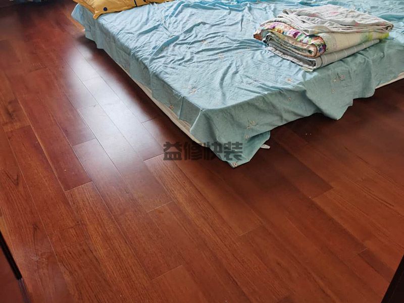 怎样装修阳台又好看又能晒衣服,可以安装升降式晒衣架(图3) 怎样装修阳台又好看又能晒衣服,可以安装升降式晒衣架(图3)