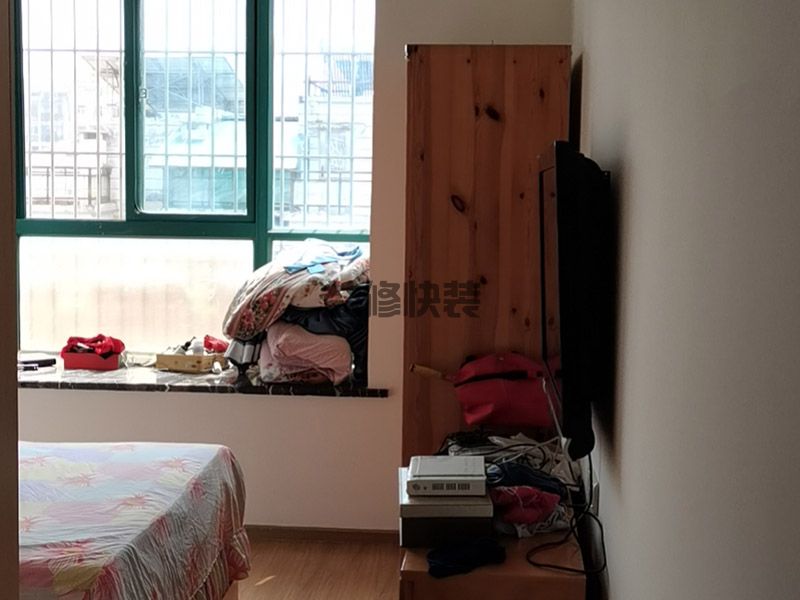 推拉门上面的滑轮坏了,拉门上端滑轮部分树立起来(图1) 推拉门上面的滑轮坏了,拉门上端滑轮部分树立起来(图1)