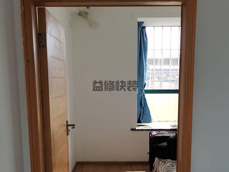 推拉门上面的滑轮坏了,拉门上端滑轮部分树立起来(图3) 推拉门上面的滑轮坏了,拉门上端滑轮部分树立起来(图3)