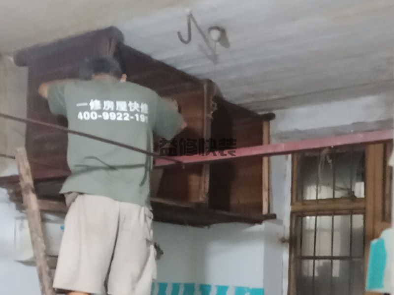 厨房木推拉门维修方法,而是利用上轨进行滑动的门(图2) 厨房木推拉门维修方法,而是利用上轨进行滑动的门(图2)