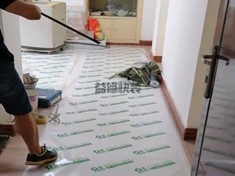 防盗门开锁简单手法,旋下拉手面板上下方两颗螺丝(图2) 防盗门开锁简单手法,旋下拉手面板上下方两颗螺丝(图2)