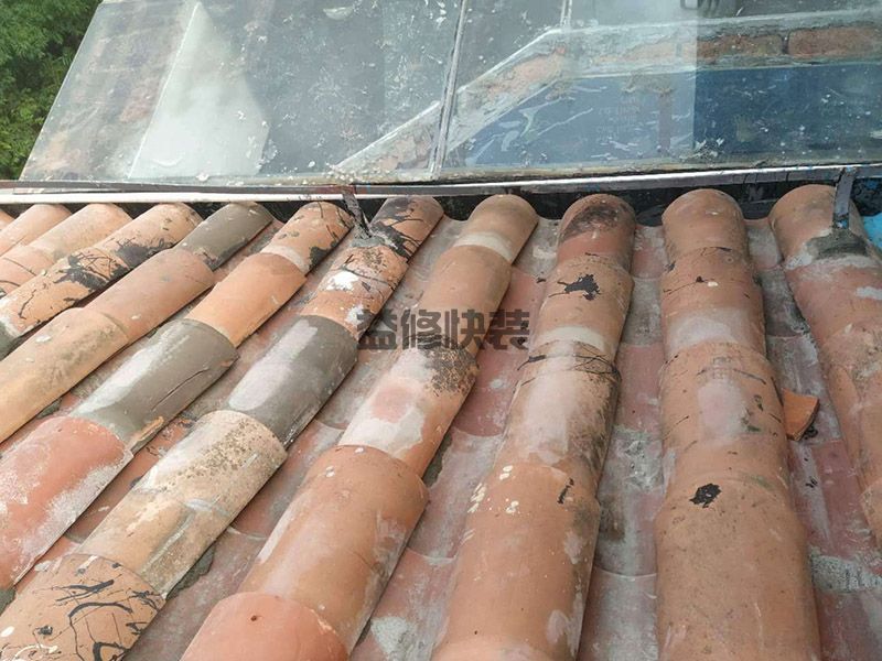 南昌东湖区屋檐排水沟维修,客厅改造,水电改造(图1) 南昌东湖区屋檐排水沟维修,客厅改造,水电改造(图1)