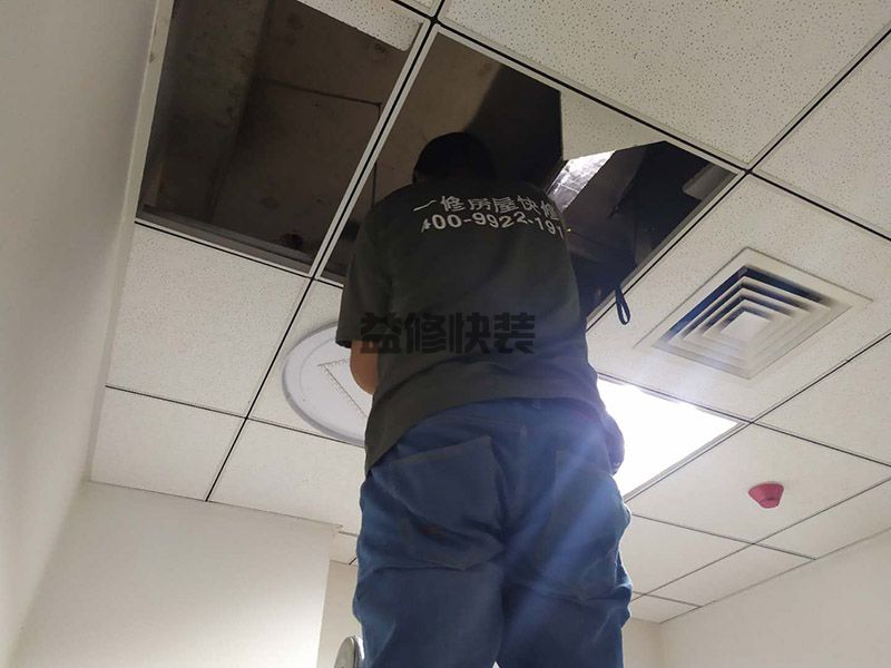 防盗门被晒褪色了怎么修复,对擦伤漏底的位置进行打磨(图1) 防盗门被晒褪色了怎么修复,对擦伤漏底的位置进行打磨(图1)