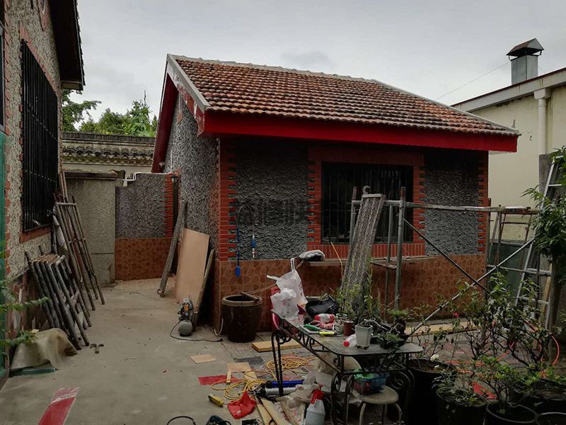 防盗门下面空怎么处理,小孔里灌注水泥沙浆(图2) 防盗门下面空怎么处理,小孔里灌注水泥沙浆(图2)