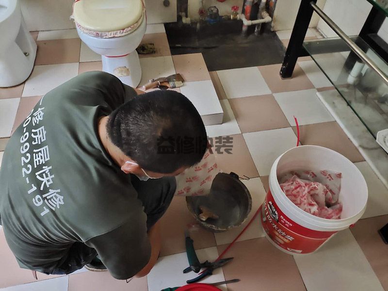 卷帘门两边出槽了怎么办,不用考虑卷帘门的弹簧损坏与否(图1) 卷帘门两边出槽了怎么办,不用考虑卷帘门的弹簧损坏与否(图1)