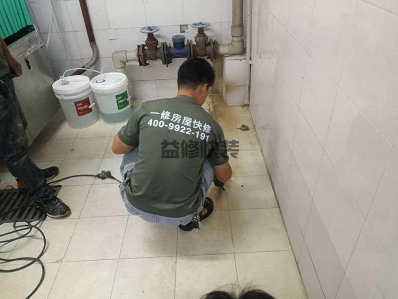 德州德城区卫生间地砖切割,客厅改造(图1)
