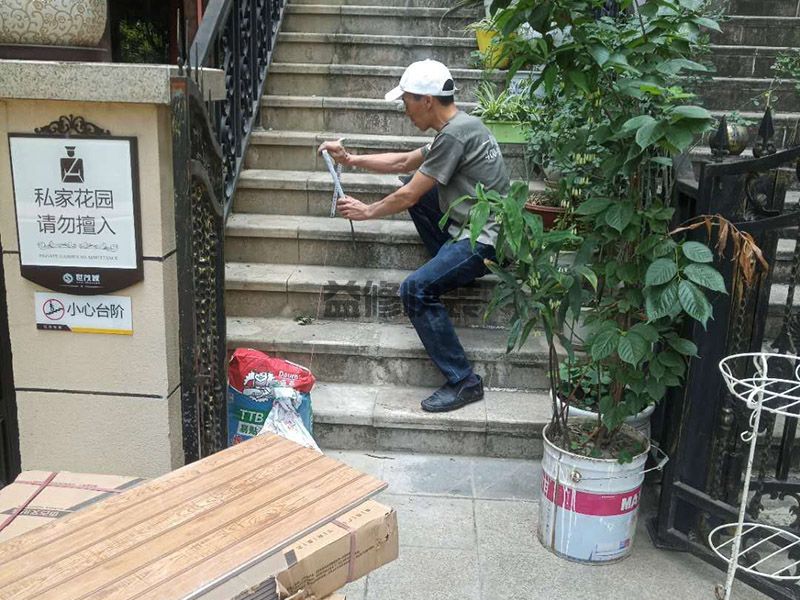 南充房屋补漏怎么补漏,基层上刷一层改性沥青(图2) 南充房屋补漏怎么补漏,基层上刷一层改性沥青(图2)