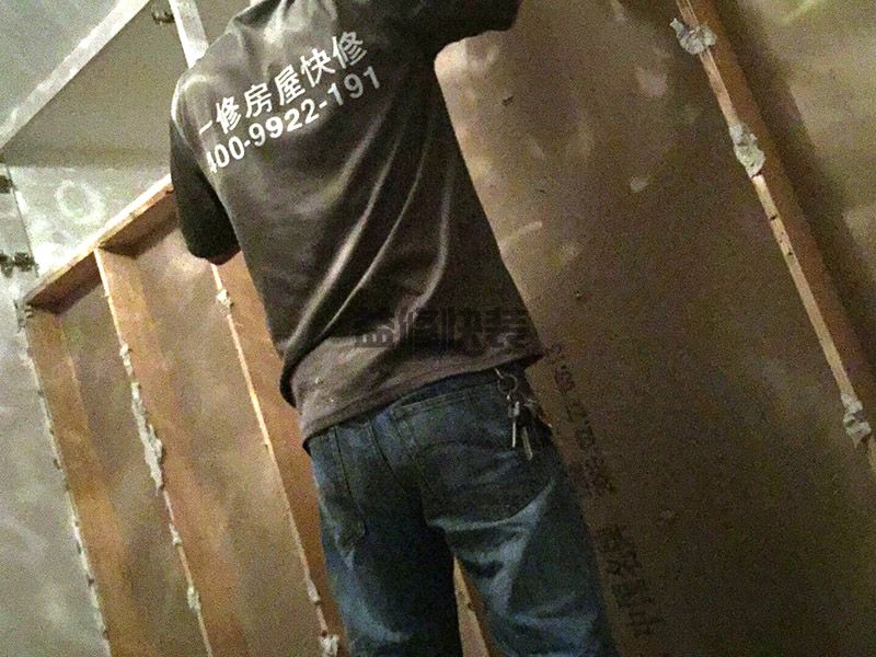 上海实木门维修省钱攻略_上海实木门维修服务电话_上海实木门维修施工队(图2) 上海实木门维修省钱攻略_上海实木门维修服务电话_上海实木门维修施工队(图2)