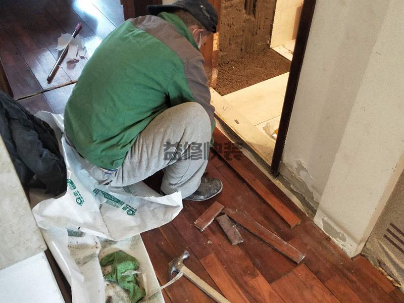 成都地板打蜡多少钱-成都地板打蜡施工步骤-成都地板打蜡师傅电话 (图2) 成都地板打蜡多少钱-成都地板打蜡施工步骤-成都地板打蜡师傅电话 (图2)