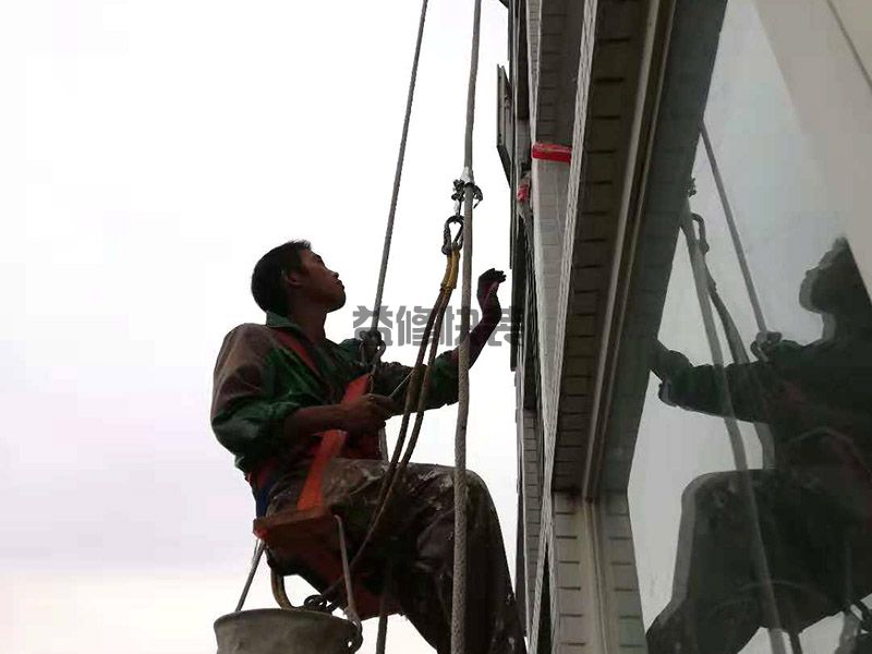 重庆屋顶补漏补漏多少钱一平_重庆屋顶补漏补漏怎么处理_重庆屋顶补漏补漏师傅电话(图2) 重庆屋顶补漏补漏多少钱一平_重庆屋顶补漏补漏怎么处理_重庆屋顶补漏补漏师傅电话(图2)