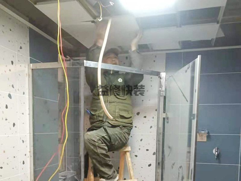 成都高新西区卫生间局部安装,客厅改造(图2) 成都高新西区卫生间局部安装,客厅改造(图2)