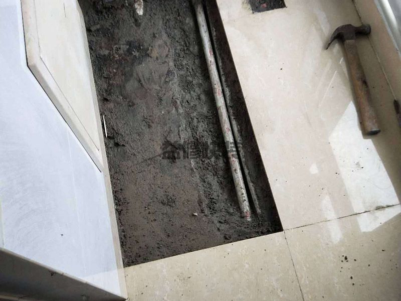 厨房门口墙角潮湿怎么办，厨房门口墙角潮湿处理方法(图2)