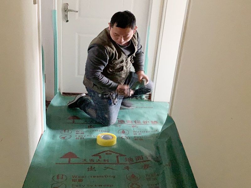 潍坊坊子区走廊成品保护,客厅改造,水管安装(图1) 潍坊坊子区走廊成品?;?客厅改造,水管安装(图1)