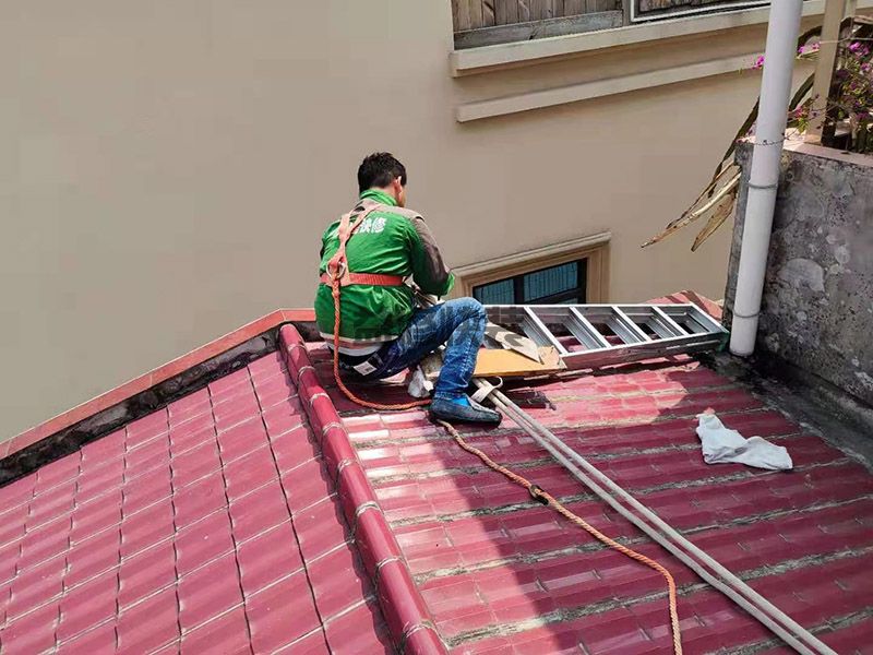 平顶山屋面漏水补漏的方法_平顶山屋面漏水补漏施工_平顶山屋面漏水补漏服务(图3) 平顶山屋面漏水补漏的方法_平顶山屋面漏水补漏施工_平顶山屋面漏水补漏服务(图3)