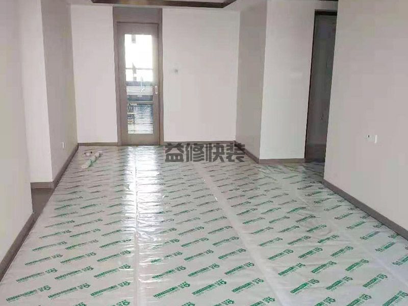 洛阳老城区阳台贴砖翻新,旧房改造(图1) 洛阳老城区阳台贴砖翻新,旧房改造(图1)