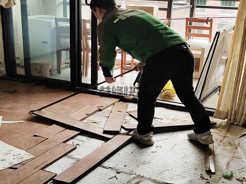 贵阳市地板起拱维修自己怎么样处理(图3) 贵阳市地板起拱维修自己怎么样处理(图3)