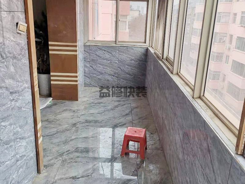 贵阳市地面装修是安地板好还是贴地砖好
