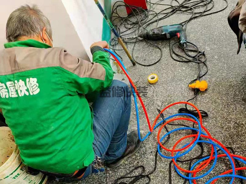 厨房重新布明线的步骤_厨房重新布明线的方法_厨房重新布明线多少钱(图1) 厨房重新布明线的步骤_厨房重新布明线的方法_厨房重新布明线多少钱(图1)