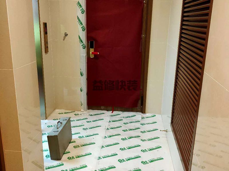 卧室木门木框开裂维修服务,卧室木门木框开裂维修的方法,卧室木门木框开裂维修多少钱(图2) 卧室木门木框开裂维修服务,卧室木门木框开裂维修的方法,卧室木门木框开裂维修多少钱(图2)