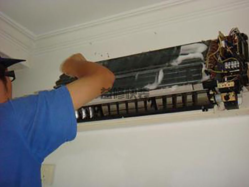 ?？谇胧Ω瞪厦糯蚩锥嗌偾甠海口墙面打孔多少钱_空调打孔一般收费多少(图2)