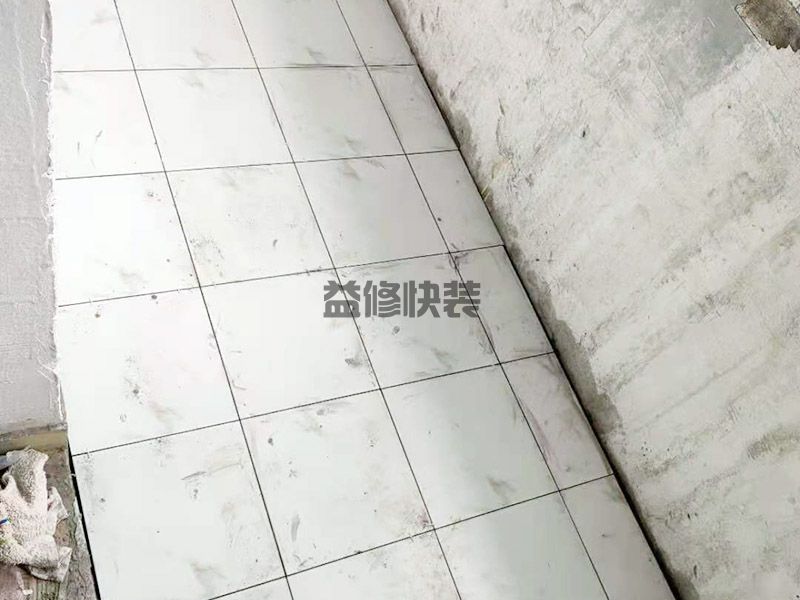 新乡新乡县开门洞阳台贴砖,水电改造(图1) 新乡新乡县开门洞阳台贴砖,水电改造(图1)