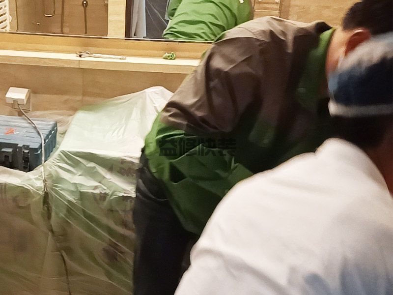 新乡红旗区浴室拆除找平防水,旧房改造,墙面维修(图3) 新乡红旗区浴室拆除找平防水,旧房改造,墙面维修(图3)