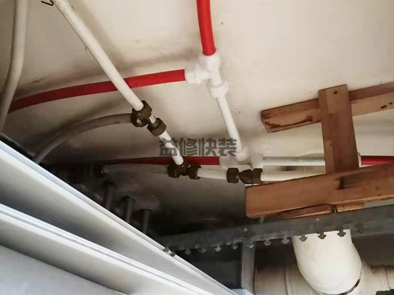 水管漏水用什么胶水_水管漏水自己怎么修补_管道漏水处理小妙招(图2) 水管漏水用什么胶水_水管漏水自己怎么修补_管道漏水处理小妙招(图2)