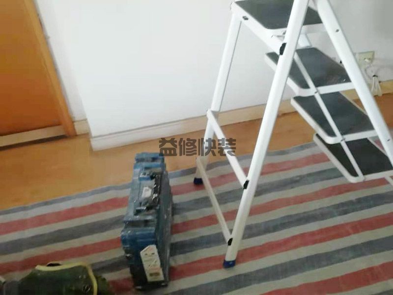 周口郸城县吊顶维修,旧房翻新,客厅维修(图4) 周口郸城县吊顶维修,旧房翻新,客厅维修(图4)