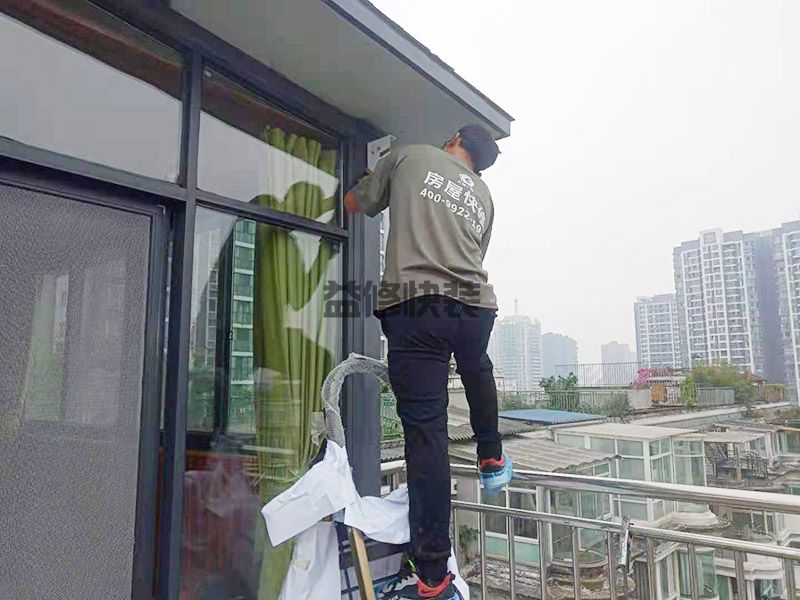 周口扶沟县露台雨棚配件安装,局部翻新,打孔安装(图4) 周口扶沟县露台雨棚配件安装,局部翻新,打孔安装(图4)