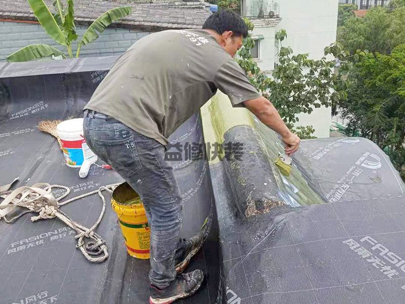 太原小店区屋顶铺卷材后再刷防水,防水补漏,房屋维修(图2) 太原小店区屋顶铺卷材后再刷防水,防水补漏,房屋维修(图2)