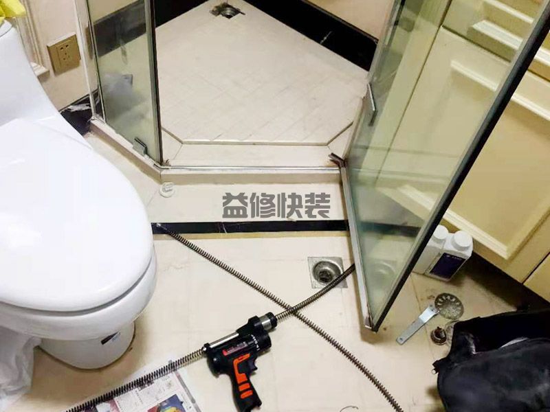 太原晋源区钢化膜防水涂刷,卫生间改造,淋浴房维修(图2) 太原晋源区钢化膜防水涂刷,卫生间改造,淋浴房维修(图2)