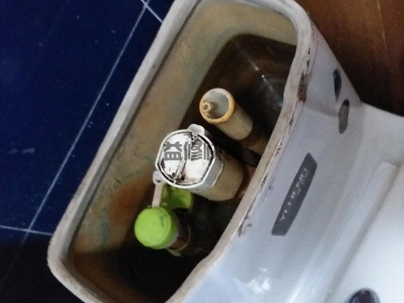 坐便器水箱一直流水,简单的处理方便有哪些(图1) 坐便器水箱一直流水,简单的处理方便有哪些(图1)