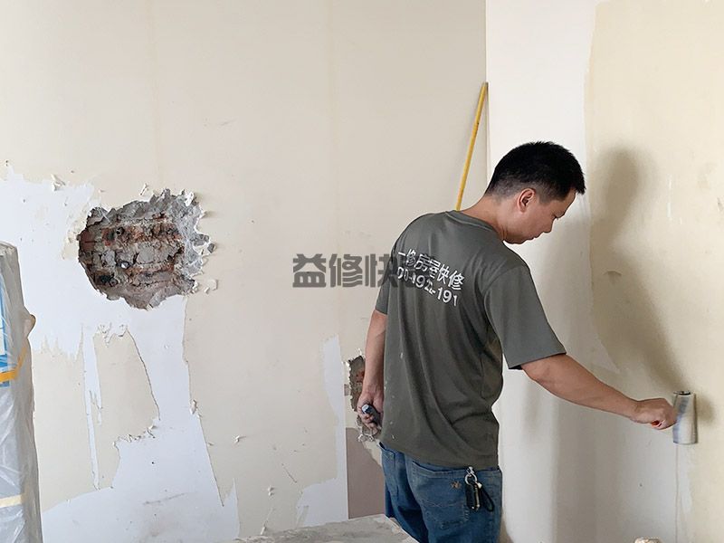 天津河西区旧墙撕墙纸滚涂沾水,房屋翻新,墙面粉刷(图4) 天津河西区旧墙撕墙纸滚涂沾水,房屋翻新,墙面粉刷(图4)