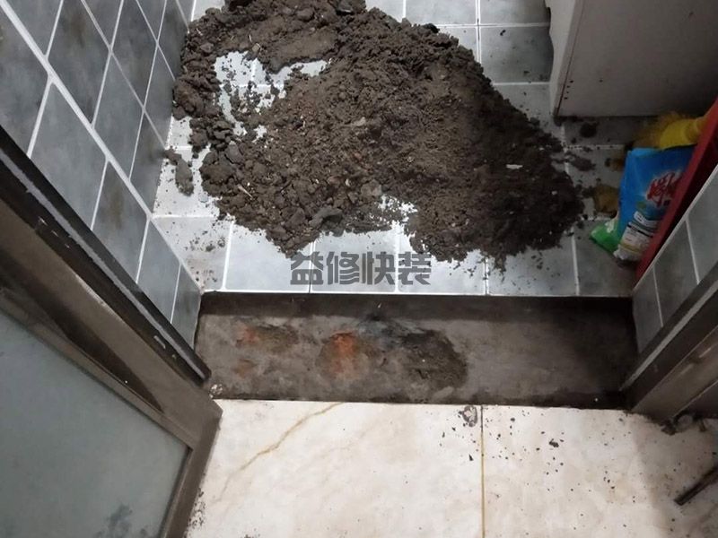 【精装房渗水紧急修理】卫生间墙角往外渗水轻松搞定的技巧(图3) 【精装房渗水紧急修理】卫生间墙角往外渗水轻松搞定的技巧(图3)