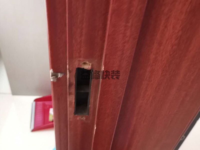 木门不小心受损，应该如何修理，常用的3个小技巧教给大家(图2)