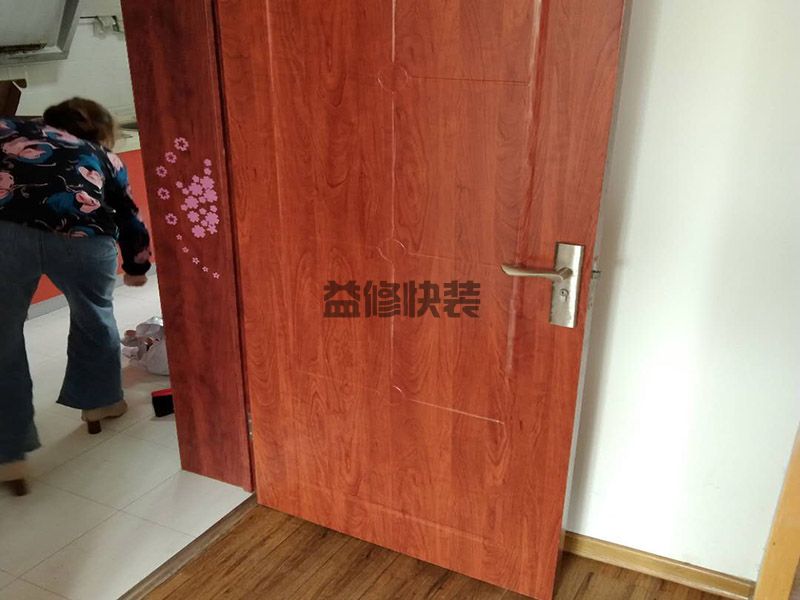 木门不小心受损，应该如何修理，常用的3个小技巧教给大家(图4)