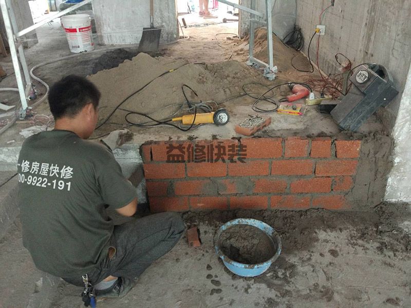 毛坯房装修如何简单进行？15万的预算能装修一套三室一厅吗？(图1)